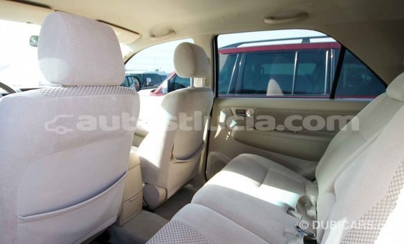 Acheter Import Voiture Toyota Fortuner Blanc à Import - Dubai, Anse-la-Raye Acheter Import Voiture Toyota Fortuner Blanc à Import - Dubai, Anse-la-Raye