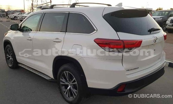 Buy Import Toyota Highlander White Car in Import - Dubai in Anse-la-Raye Buy Import Toyota Highlander White Car in Import - Dubai in Anse-la-Raye