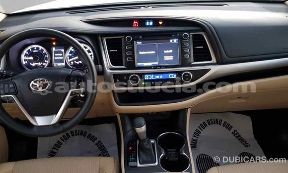 Buy Import Toyota Highlander White Car in Import - Dubai in Anse-la-Raye Buy Import Toyota Highlander White Car in Import - Dubai in Anse-la-Raye