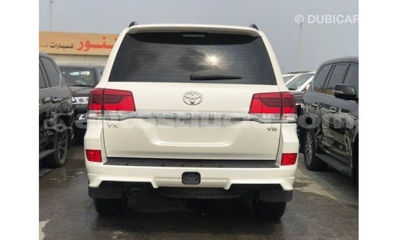 Acheter Import Voiture Toyota Land Cruiser Blanc à Import - Dubai, Anse-la-Raye Acheter Import Voiture Toyota Land Cruiser Blanc à Import - Dubai, Anse-la-Raye