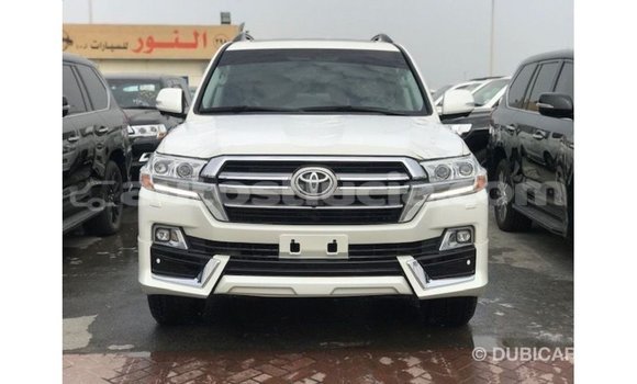 Acheter Import Voiture Toyota Land Cruiser Blanc à Import - Dubai, Anse-la-Raye Acheter Import Voiture Toyota Land Cruiser Blanc à Import - Dubai, Anse-la-Raye