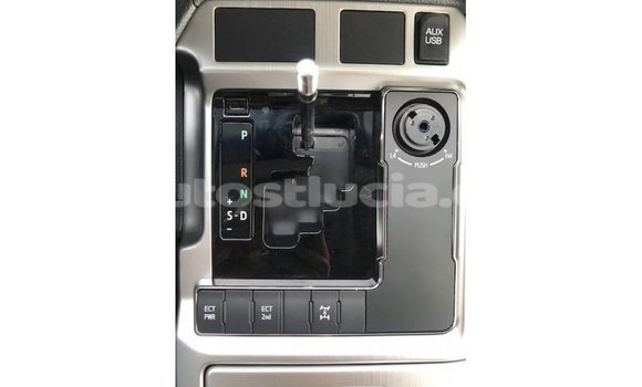 Acheter Import Voiture Toyota Land Cruiser Blanc à Import - Dubai, Anse-la-Raye Acheter Import Voiture Toyota Land Cruiser Blanc à Import - Dubai, Anse-la-Raye