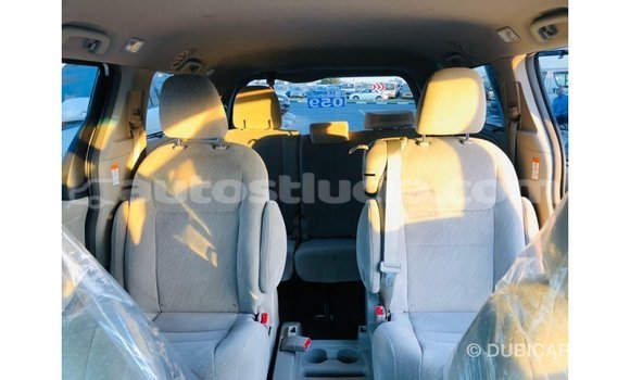 Buy Import Toyota Sienna White Car in Import - Dubai in Anse-la-Raye Buy Import Toyota Sienna White Car in Import - Dubai in Anse-la-Raye