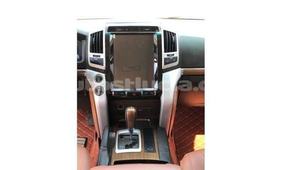 Buy Import Toyota Land Cruiser White Car in Import - Dubai in Anse-la-Raye Buy Import Toyota Land Cruiser White Car in Import - Dubai in Anse-la-Raye