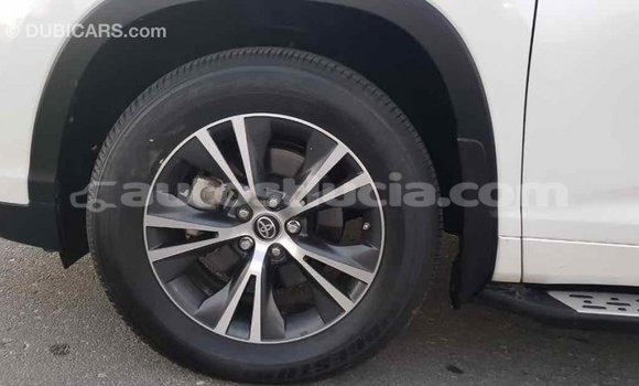 Buy Import Toyota Highlander White Car in Import - Dubai in Anse-la-Raye Buy Import Toyota Highlander White Car in Import - Dubai in Anse-la-Raye