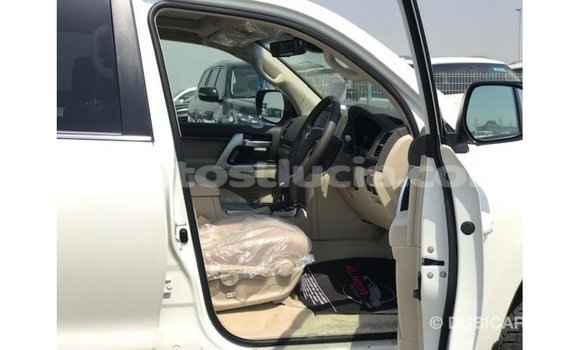 Buy Import Toyota Land Cruiser White Car in Import - Dubai in Anse-la-Raye Buy Import Toyota Land Cruiser White Car in Import - Dubai in Anse-la-Raye