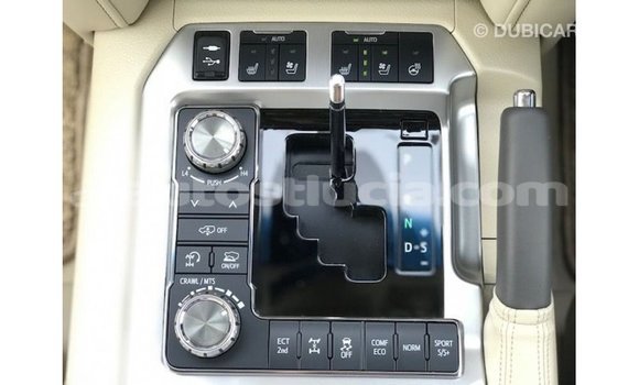 Buy Import Toyota Land Cruiser White Car in Import - Dubai in Anse-la-Raye Buy Import Toyota Land Cruiser White Car in Import - Dubai in Anse-la-Raye