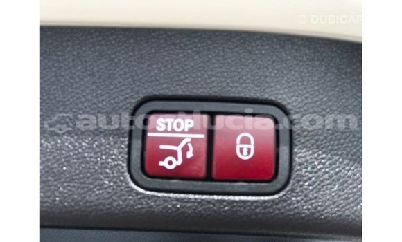 Buy Import Mercedes-Benz 190 (W201) White Car in Import - Dubai in Anse-la-Raye Buy Import Mercedes-Benz 190 (W201) White Car in Import - Dubai in Anse-la-Raye