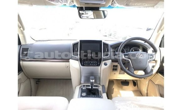 Buy Import Toyota Land Cruiser White Car in Import - Dubai in Anse-la-Raye Buy Import Toyota Land Cruiser White Car in Import - Dubai in Anse-la-Raye