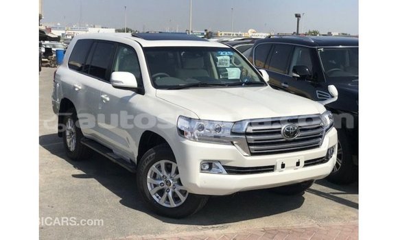 Buy Import Toyota Land Cruiser White Car in Import - Dubai in Anse-la-Raye Buy Import Toyota Land Cruiser White Car in Import - Dubai in Anse-la-Raye