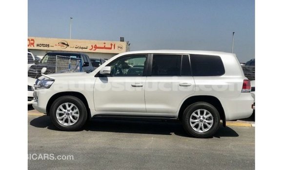 Buy Import Toyota Land Cruiser White Car in Import - Dubai in Anse-la-Raye Buy Import Toyota Land Cruiser White Car in Import - Dubai in Anse-la-Raye