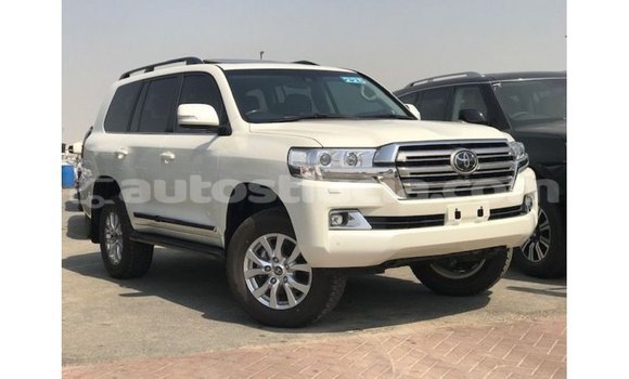 Buy Import Toyota Land Cruiser White Car in Import - Dubai in Anse-la-Raye