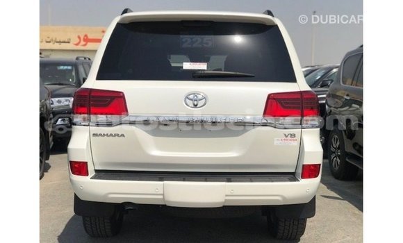 Acheter Import Voiture Toyota Land Cruiser Blanc à Import - Dubai, Anse-la-Raye Acheter Import Voiture Toyota Land Cruiser Blanc à Import - Dubai, Anse-la-Raye