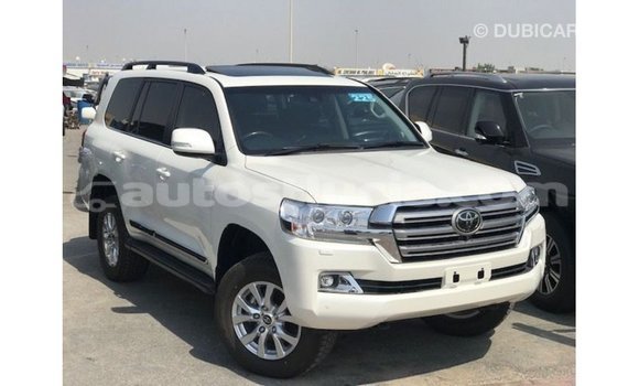Acheter Import Voiture Toyota Land Cruiser Blanc à Import - Dubai, Anse-la-Raye Acheter Import Voiture Toyota Land Cruiser Blanc à Import - Dubai, Anse-la-Raye