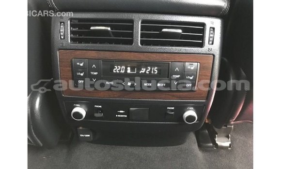 Acheter Import Voiture Toyota Land Cruiser Blanc à Import - Dubai, Anse-la-Raye Acheter Import Voiture Toyota Land Cruiser Blanc à Import - Dubai, Anse-la-Raye