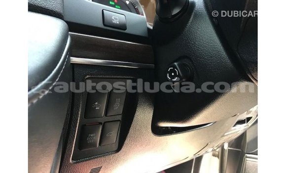 Acheter Import Voiture Toyota Land Cruiser Blanc à Import - Dubai, Anse-la-Raye Acheter Import Voiture Toyota Land Cruiser Blanc à Import - Dubai, Anse-la-Raye