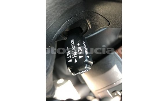 Acheter Import Voiture Toyota Land Cruiser Blanc à Import - Dubai, Anse-la-Raye Acheter Import Voiture Toyota Land Cruiser Blanc à Import - Dubai, Anse-la-Raye