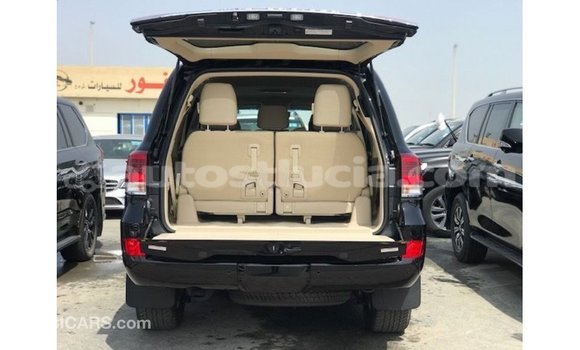 Acheter Import Voiture Toyota Land Cruiser Noir à Import - Dubai, Anse-la-Raye Acheter Import Voiture Toyota Land Cruiser Noir à Import - Dubai, Anse-la-Raye