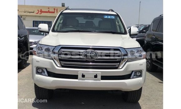 Buy Import Toyota Land Cruiser White Car in Import - Dubai in Anse-la-Raye Buy Import Toyota Land Cruiser White Car in Import - Dubai in Anse-la-Raye
