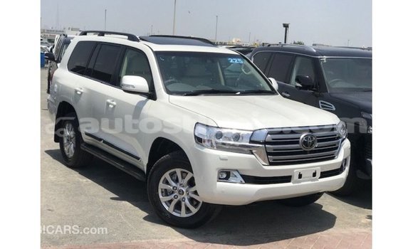 Buy Import Toyota Land Cruiser White Car in Import - Dubai in Anse-la-Raye Buy Import Toyota Land Cruiser White Car in Import - Dubai in Anse-la-Raye