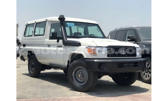 Buy Import Toyota Land Cruiser White Car in Import - Dubai in Anse-la-Raye Buy Import Toyota Land Cruiser White Car in Import - Dubai in Anse-la-Raye