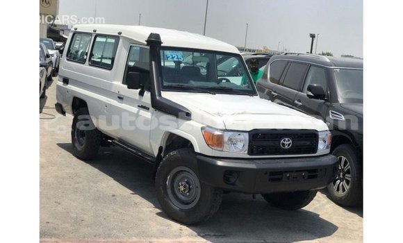 Buy Import Toyota Land Cruiser White Car in Import - Dubai in Anse-la-Raye Buy Import Toyota Land Cruiser White Car in Import - Dubai in Anse-la-Raye
