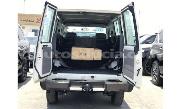 Buy Import Toyota Land Cruiser White Car in Import - Dubai in Anse-la-Raye Buy Import Toyota Land Cruiser White Car in Import - Dubai in Anse-la-Raye