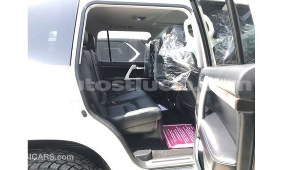 Buy Import Toyota Land Cruiser White Car in Import - Dubai in Anse-la-Raye Buy Import Toyota Land Cruiser White Car in Import - Dubai in Anse-la-Raye