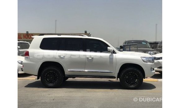 Buy Import Toyota Land Cruiser White Car in Import - Dubai in Anse-la-Raye Buy Import Toyota Land Cruiser White Car in Import - Dubai in Anse-la-Raye