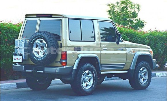 Buy Import Toyota Land Cruiser Beige Car in Import - Dubai in Anse-la-Raye Buy Import Toyota Land Cruiser Beige Car in Import - Dubai in Anse-la-Raye