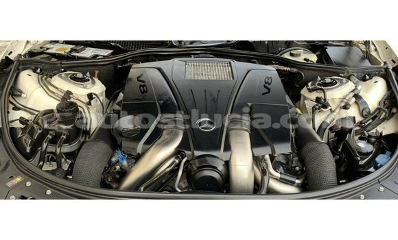 Buy Import Mercedes-Benz 190 (W201) White Car in Import - Dubai in Anse-la-Raye Buy Import Mercedes-Benz 190 (W201) White Car in Import - Dubai in Anse-la-Raye