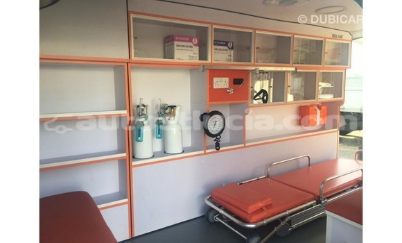 Buy Import Toyota Hiace White Car in Import - Dubai in Anse-la-Raye Buy Import Toyota Hiace White Car in Import - Dubai in Anse-la-Raye