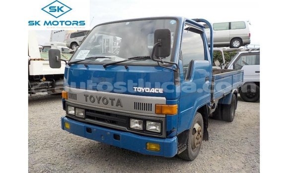 Buy Import Toyota Dyna Blue Car in Import - Dubai in Anse-la-Raye
