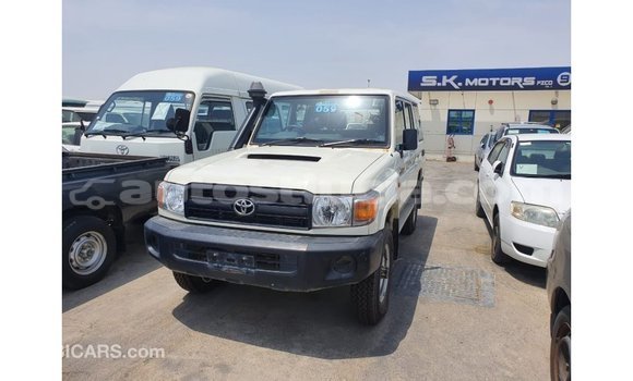 Buy Import Toyota Land Cruiser White Car in Import - Dubai in Anse-la-Raye Buy Import Toyota Land Cruiser White Car in Import - Dubai in Anse-la-Raye