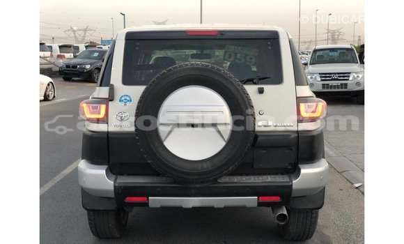 Buy Import Toyota FJ Cruiser White Car in Import - Dubai in Anse-la-Raye Buy Import Toyota FJ Cruiser White Car in Import - Dubai in Anse-la-Raye