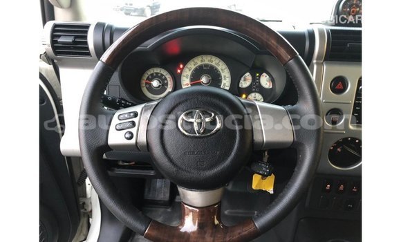 Buy Import Toyota FJ Cruiser White Car in Import - Dubai in Anse-la-Raye Buy Import Toyota FJ Cruiser White Car in Import - Dubai in Anse-la-Raye