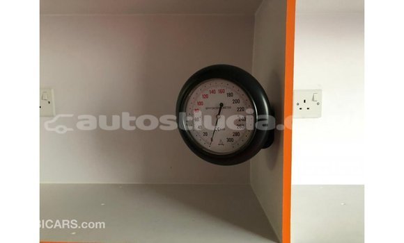 Buy Import Toyota Hiace White Car in Import - Dubai in Anse-la-Raye Buy Import Toyota Hiace White Car in Import - Dubai in Anse-la-Raye