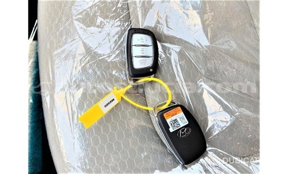 Buy Import Hyundai Elantra White Car in Import - Dubai in Anse-la-Raye Buy Import Hyundai Elantra White Car in Import - Dubai in Anse-la-Raye