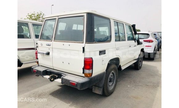 Buy Import Toyota Land Cruiser White Car in Import - Dubai in Anse-la-Raye Buy Import Toyota Land Cruiser White Car in Import - Dubai in Anse-la-Raye