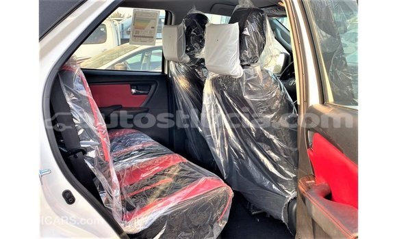 Buy Import Toyota Fortuner White Car in Import - Dubai in Anse-la-Raye Buy Import Toyota Fortuner White Car in Import - Dubai in Anse-la-Raye