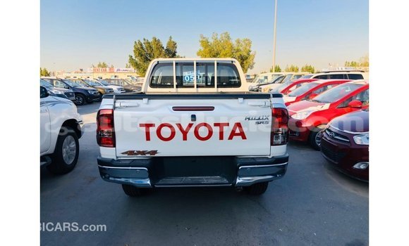 Buy Import Toyota Hilux White Car in Import - Dubai in Anse-la-Raye Buy Import Toyota Hilux White Car in Import - Dubai in Anse-la-Raye