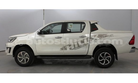 Buy Import Toyota Hilux White Car in Import - Dubai in Anse-la-Raye Buy Import Toyota Hilux White Car in Import - Dubai in Anse-la-Raye