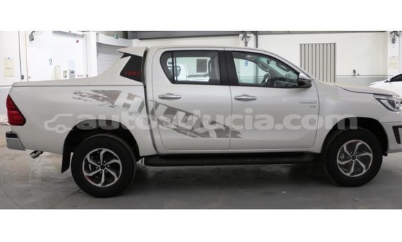 Buy Import Toyota Hilux White Car in Import - Dubai in Anse-la-Raye Buy Import Toyota Hilux White Car in Import - Dubai in Anse-la-Raye