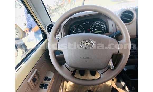 Buy Import Toyota Land Cruiser Beige Car in Import - Dubai in Anse-la-Raye Buy Import Toyota Land Cruiser Beige Car in Import - Dubai in Anse-la-Raye