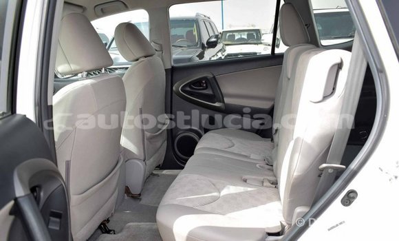 Buy Import Toyota HiAce White Truck in Import - Dubai in Anse-la-Raye Buy Import Toyota HiAce White Truck in Import - Dubai in Anse-la-Raye