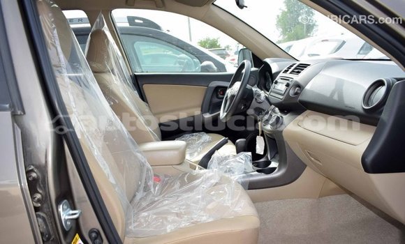 Buy Import Toyota HiAce Other Truck in Import - Dubai in Anse-la-Raye Buy Import Toyota HiAce Other Truck in Import - Dubai in Anse-la-Raye