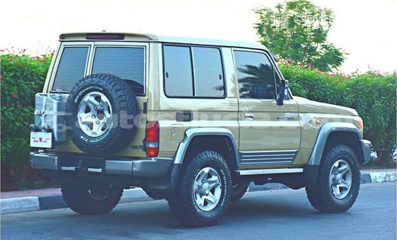 Buy Import Toyota Land Cruiser Beige Car in Import - Dubai in Anse-la-Raye Buy Import Toyota Land Cruiser Beige Car in Import - Dubai in Anse-la-Raye