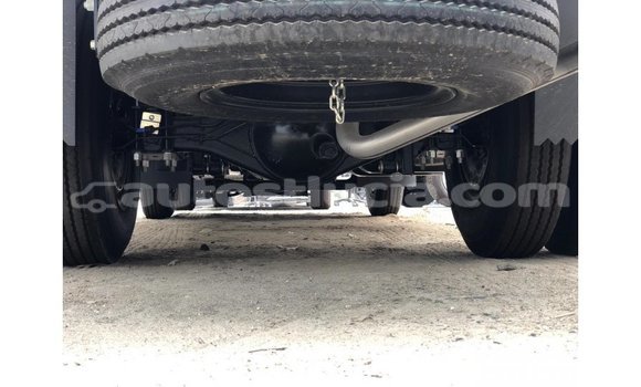 Buy Import Isuzu FTR 850 White Truck in Import - Dubai in Anse-la-Raye Buy Import Isuzu FTR 850 White Truck in Import - Dubai in Anse-la-Raye