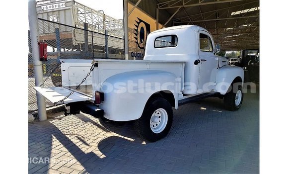 Buy Import Ford Club Wagon White Car in Import - Dubai in Anse-la-Raye Buy Import Ford Club Wagon White Car in Import - Dubai in Anse-la-Raye