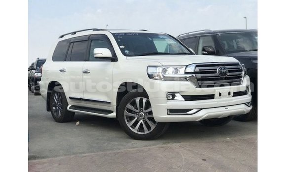 Buy Import Toyota Land Cruiser White Car in Import - Dubai in Anse-la-Raye